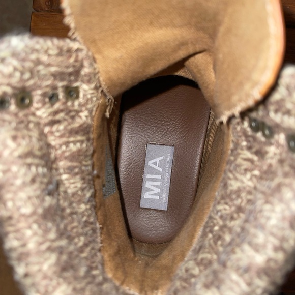 Women’s 6.5 MIA Regis-SW Combat Lace-up Ankle Boot Natural Tan Knitted Cuff - Picture 7 of 9